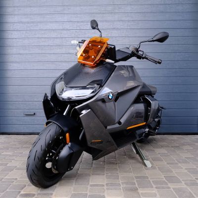 BMW CE 04