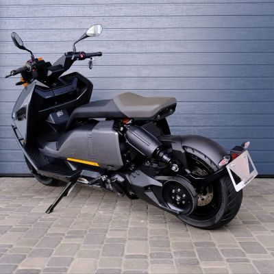 BMW CE 04
