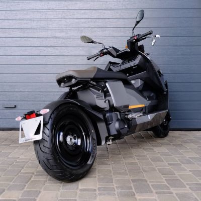 BMW CE 04
