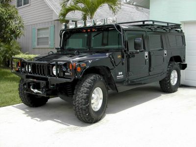 Hummer H1 Enclosed