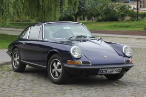 912